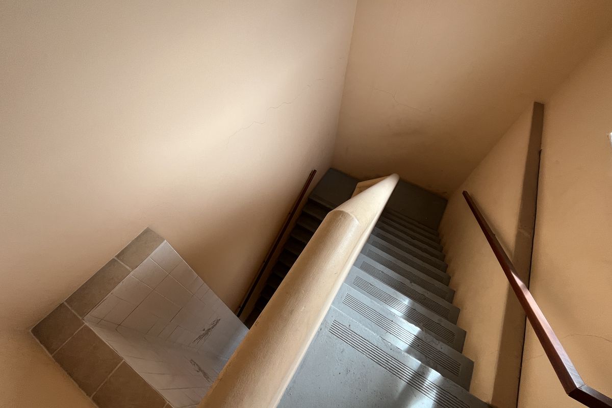 Affordable Office with Flexible Layout on High-Exposure Marine Drive - Photo 5