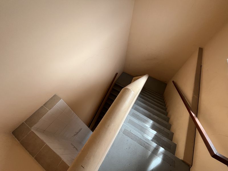 Affordable Office with Flexible Layout on High-Exposure Marine Drive - Photo 5