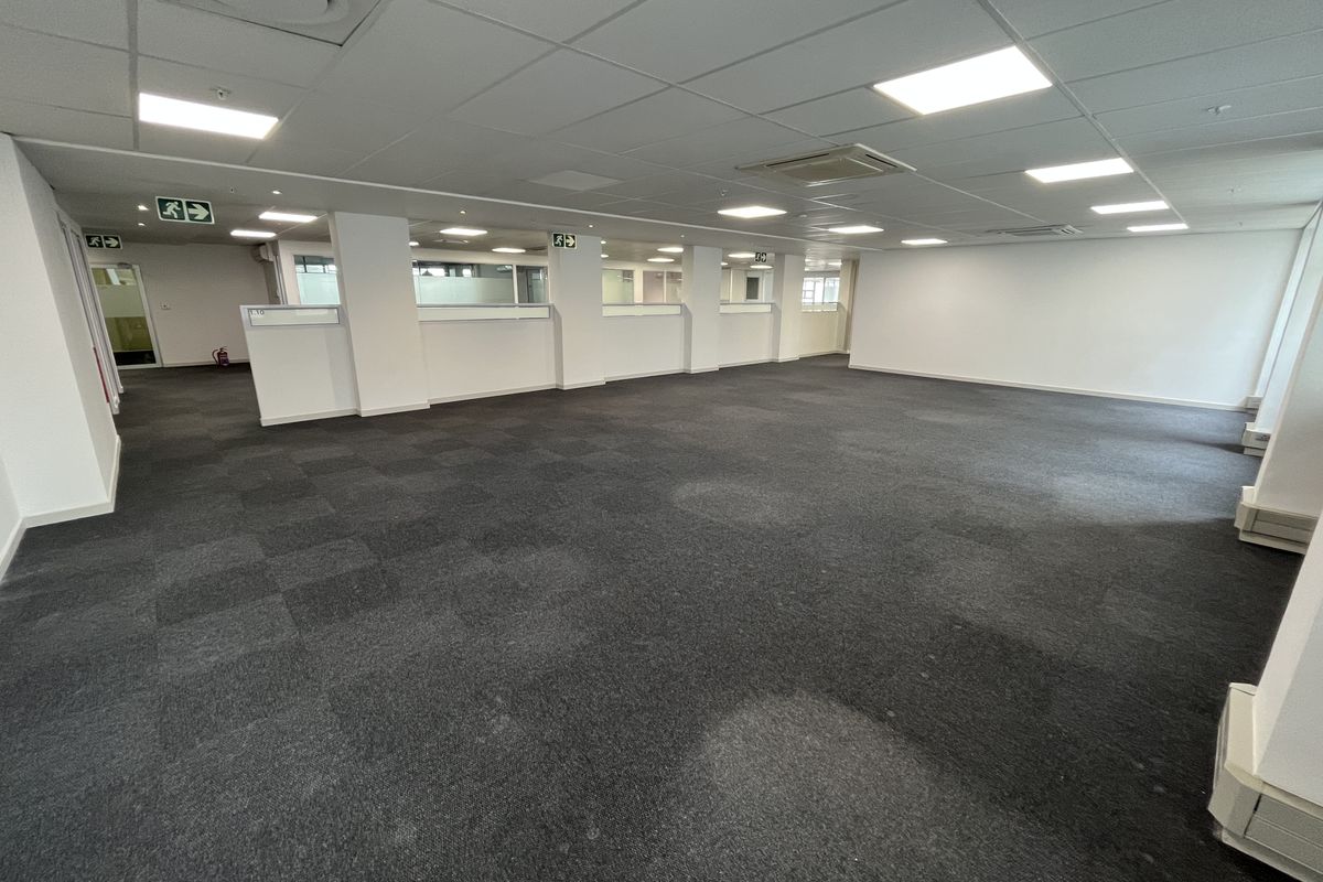 Turnkey Office with Boardrooms, Balcony & Table Mountain Views at Upper Eastside, Woodstock - Photo 4