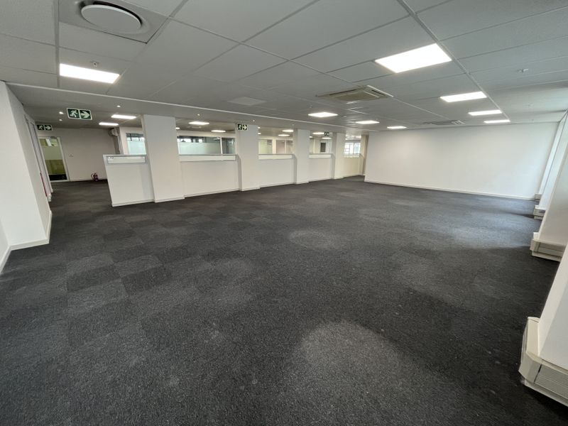 Turnkey Office with Boardrooms, Balcony & Table Mountain Views at Upper Eastside, Woodstock - Photo 4