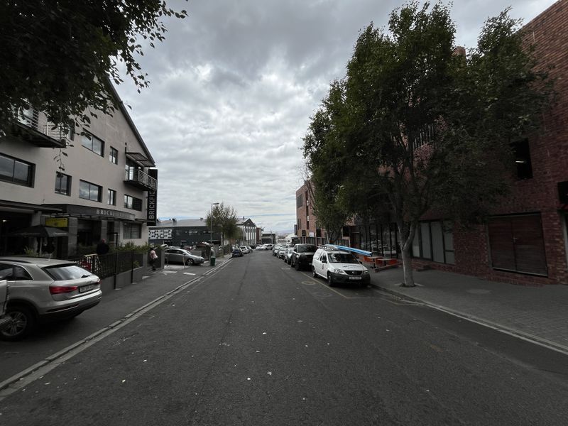 Turnkey Office with Boardrooms, Balcony & Table Mountain Views at Upper Eastside, Woodstock - Photo 3