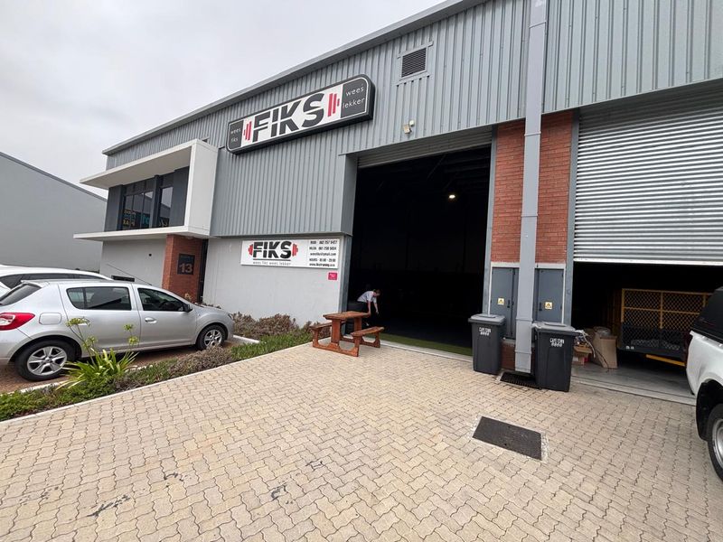 Modern 436m2 Warehouse To Let | Stonewood Business Park, Kraaifontein Industria - Photo 2