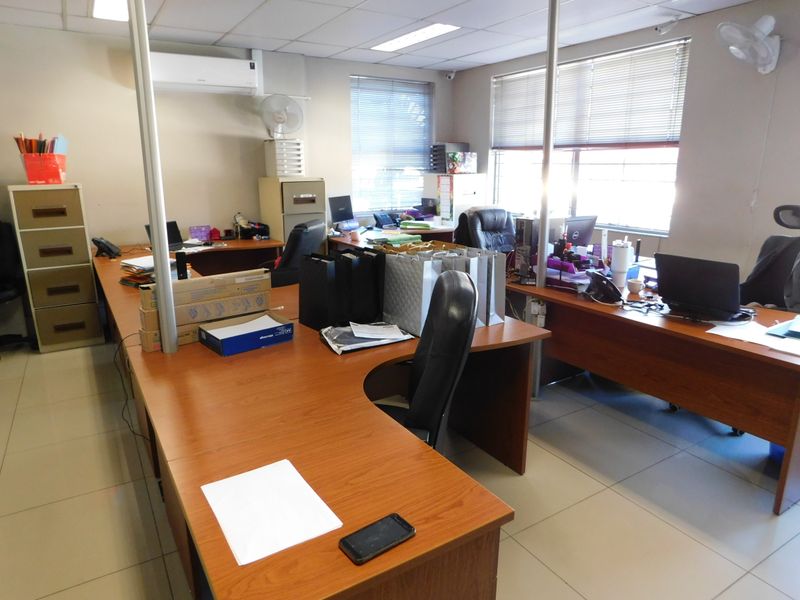 Move In Ready Offices For Sale Or To Rent. - Photo 9