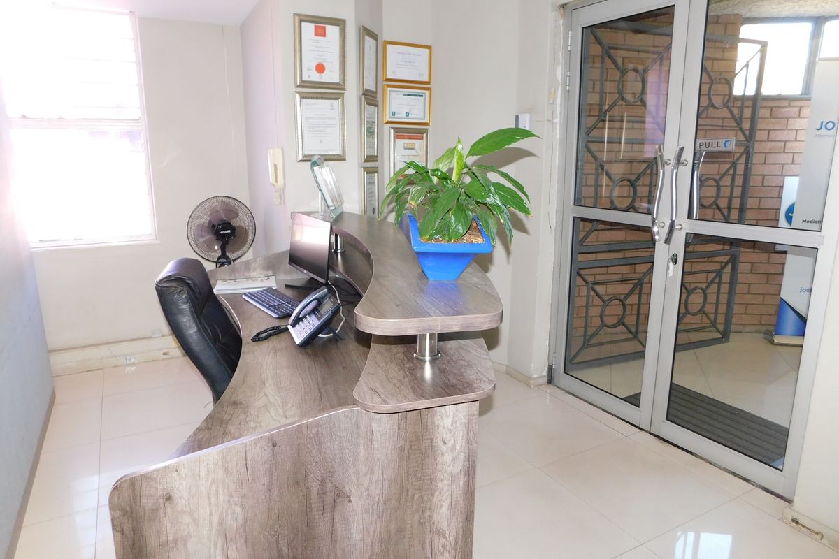 Move In Ready Offices To Let / For Sale Available Now. - Photo 5