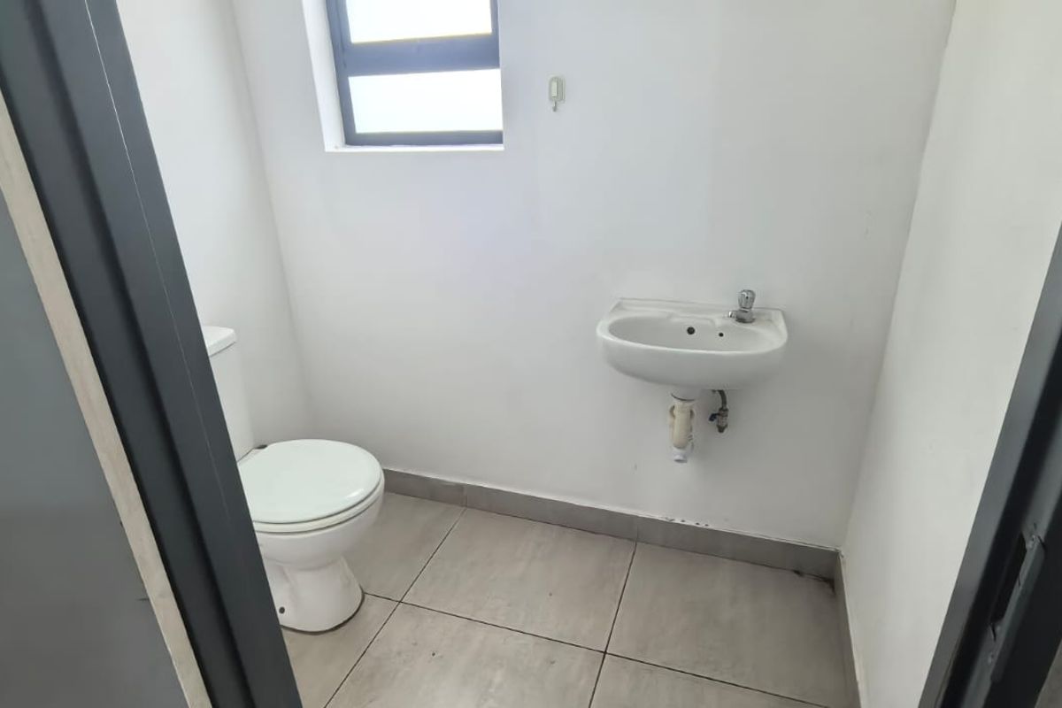 VACANT SHOP IN BUSY COMPLEX - Photo 4