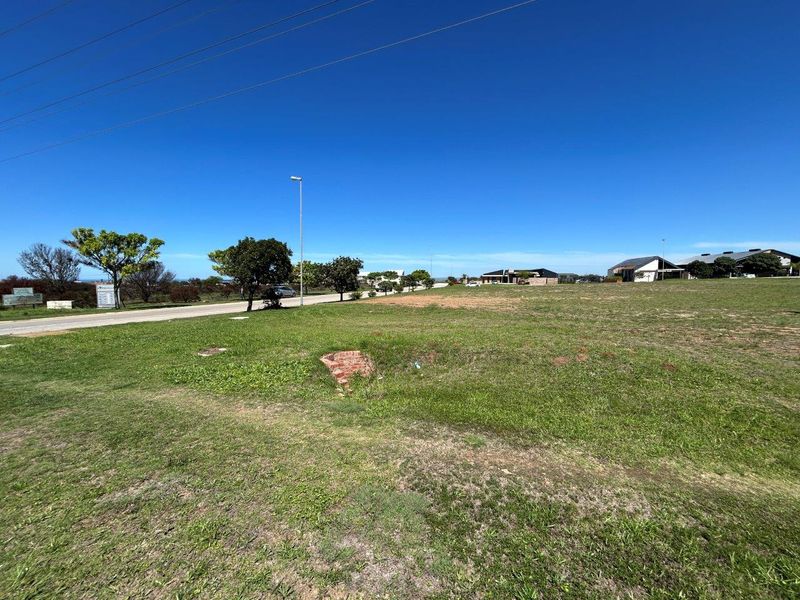 LOVELY LEVEL LARGE 3003 M2 COMMERCIAL STAND FOR SALE IN A GREAT LOCATION - Photo 5