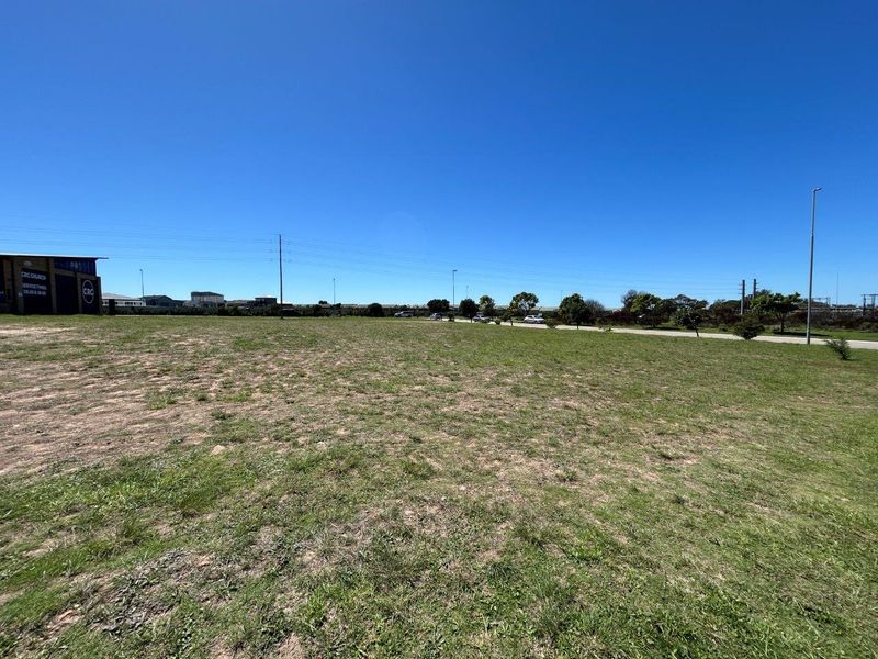 LOVELY LEVEL LARGE 3003 M2 COMMERCIAL STAND FOR SALE IN A GREAT LOCATION - Photo 10