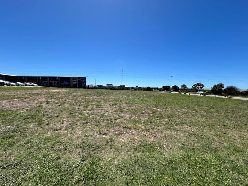 LOVELY LEVEL LARGE 3003 M2 COMMERCIAL STAND FOR SALE IN A GREAT LOCATION - Photo 9