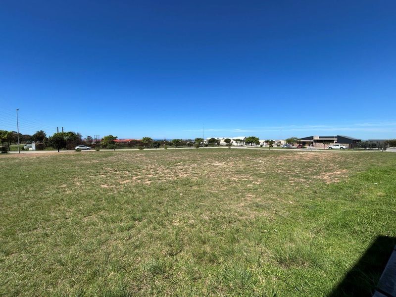 LOVELY LEVEL LARGE 3003 M2 COMMERCIAL STAND FOR SALE IN A GREAT LOCATION - Photo 7