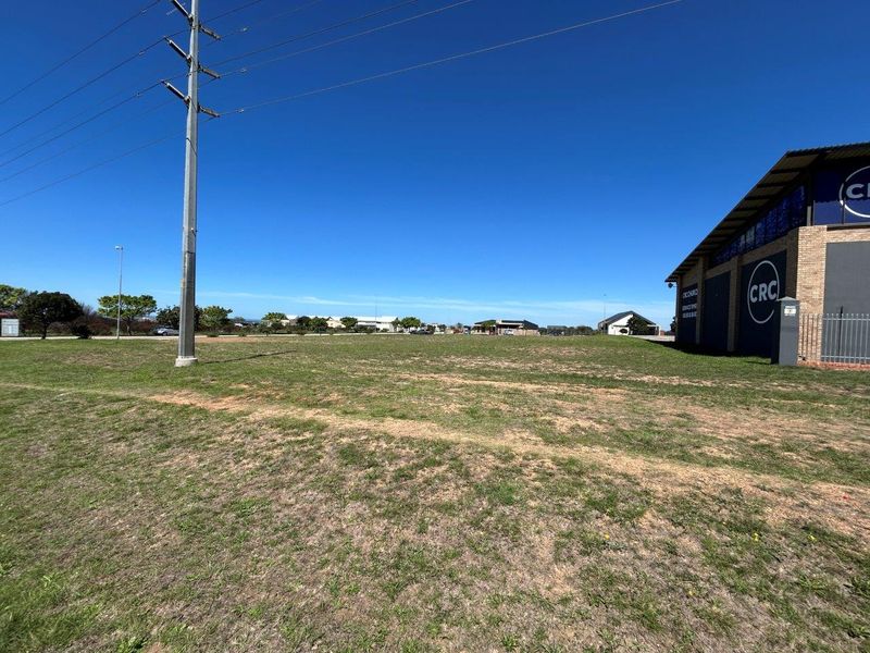 LOVELY LEVEL LARGE 3003 M2 COMMERCIAL STAND FOR SALE IN A GREAT LOCATION - Photo 6