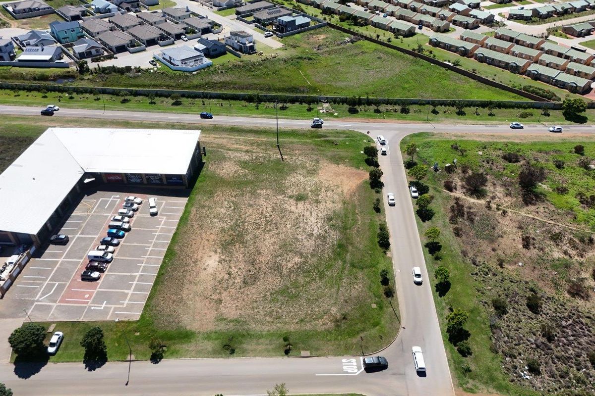 LOVELY LEVEL LARGE 3003 M2 COMMERCIAL STAND FOR SALE IN A GREAT LOCATION - Photo 4