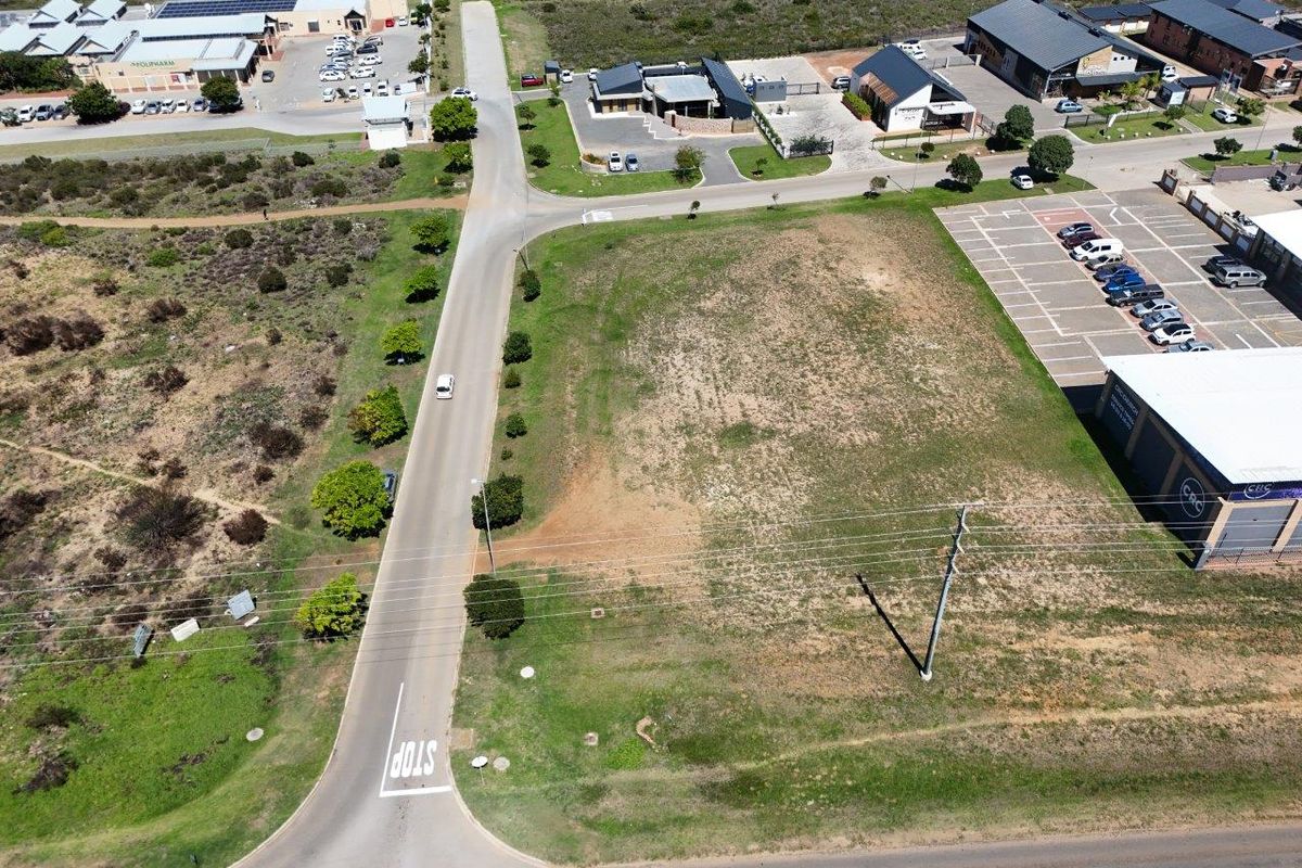 LOVELY LEVEL LARGE 3003 M2 COMMERCIAL STAND FOR SALE IN A GREAT LOCATION - Photo 2