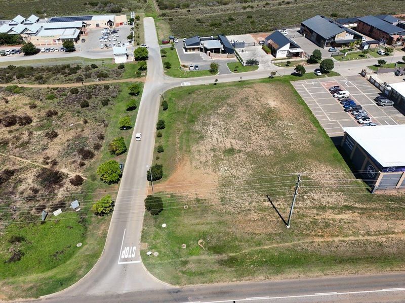 LOVELY LEVEL LARGE 3003 M2 COMMERCIAL STAND FOR SALE IN A GREAT LOCATION - Photo 2