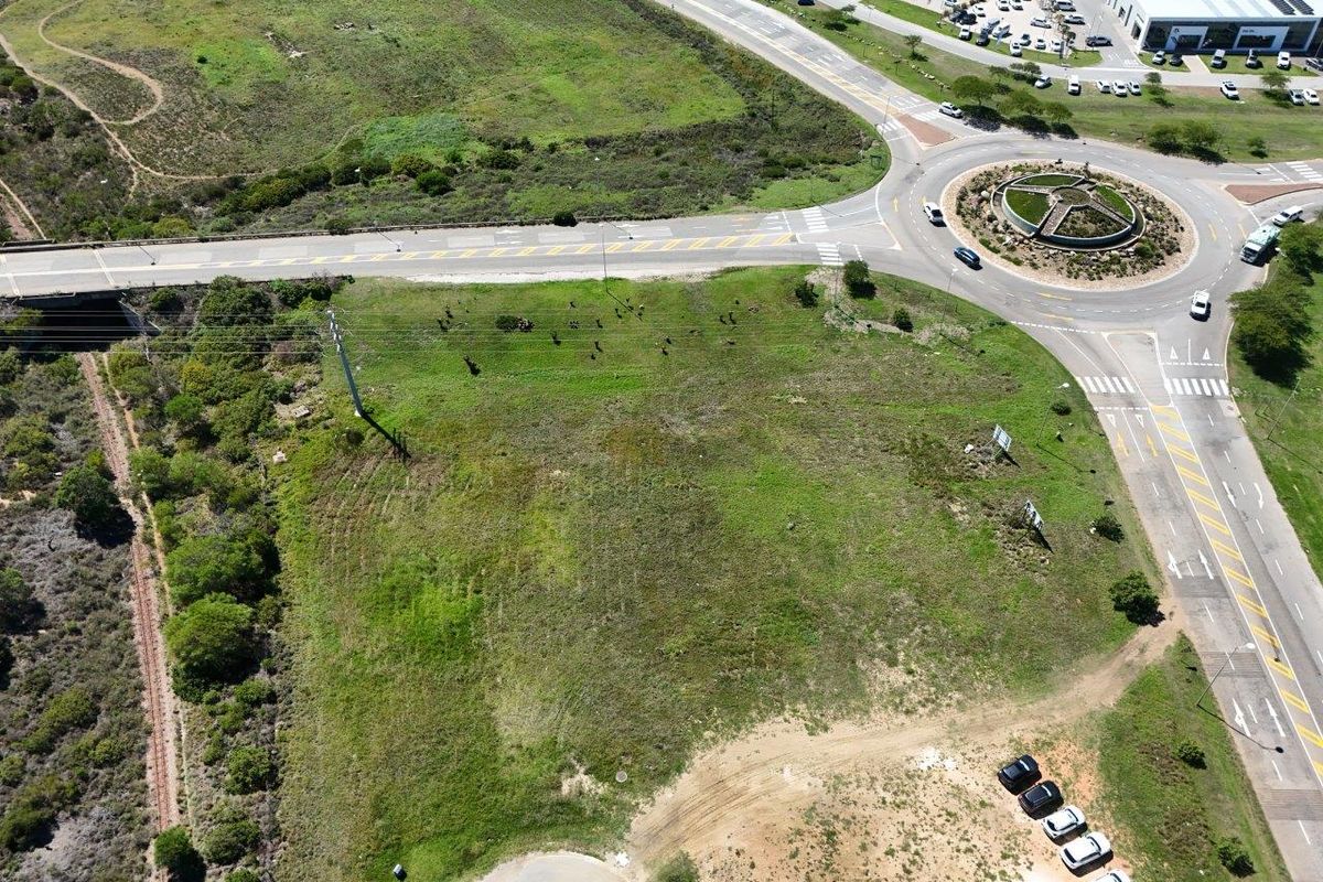 LOVELY LEVEL LARGE 4192 m2 COMMERCIAL STAND FOR SALE IN A GREAT LOCTION. - Photo 4