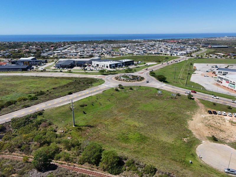 LOVELY LEVEL LARGE 4192 m2 COMMERCIAL STAND FOR SALE IN A GREAT LOCTION. - Photo 2