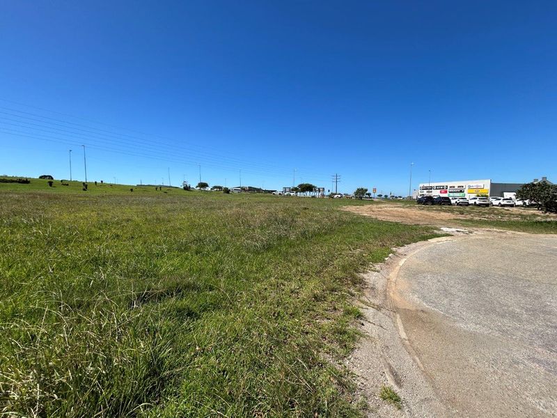 LOVELY LEVEL LARGE 4192 m2 COMMERCIAL STAND FOR SALE IN A GREAT LOCTION. - Photo 8