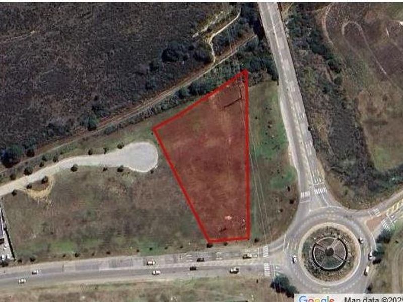 LOVELY LEVEL LARGE 4192 m2 COMMERCIAL STAND FOR SALE IN A GREAT LOCTION. - Photo 5