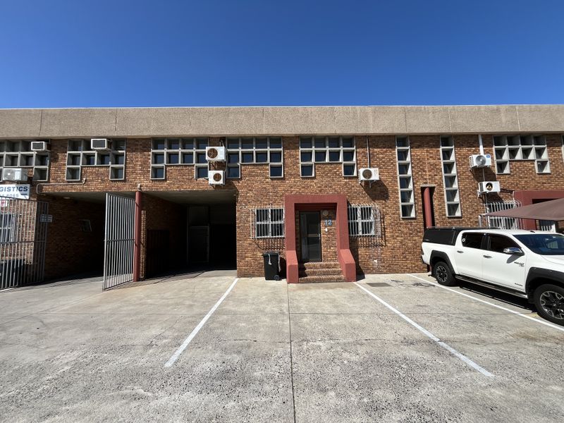 Versatile Warehouse in Drill Park – Prime Montague Gardens Location - Photo 2