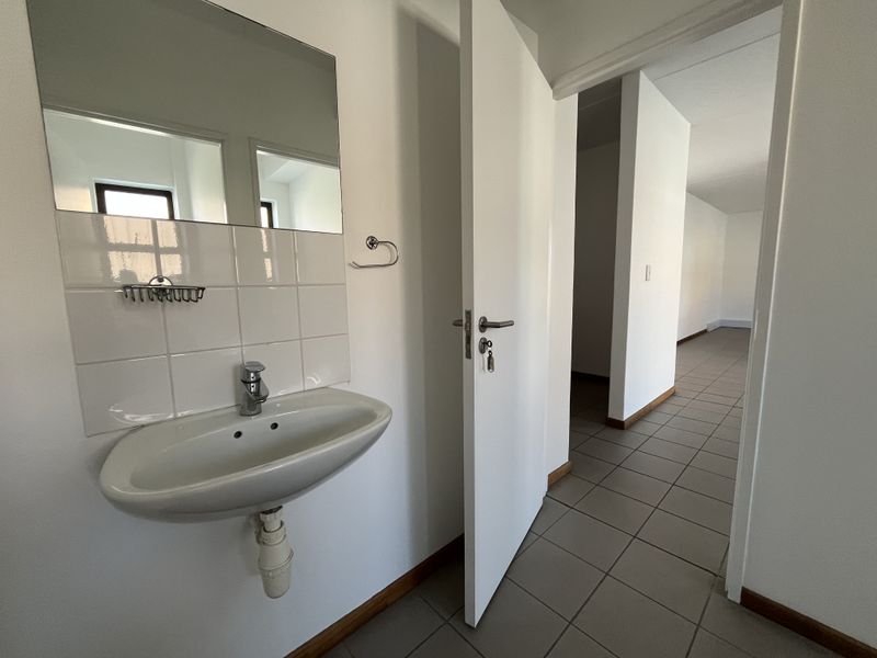 Secure Warehouse Unit in Bolt Park – Prime Montague Gardens - Photo 9