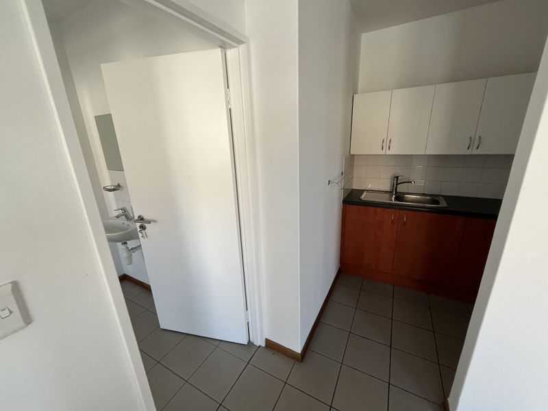 Secure Warehouse Unit in Bolt Park – Prime Montague Gardens - Photo 7