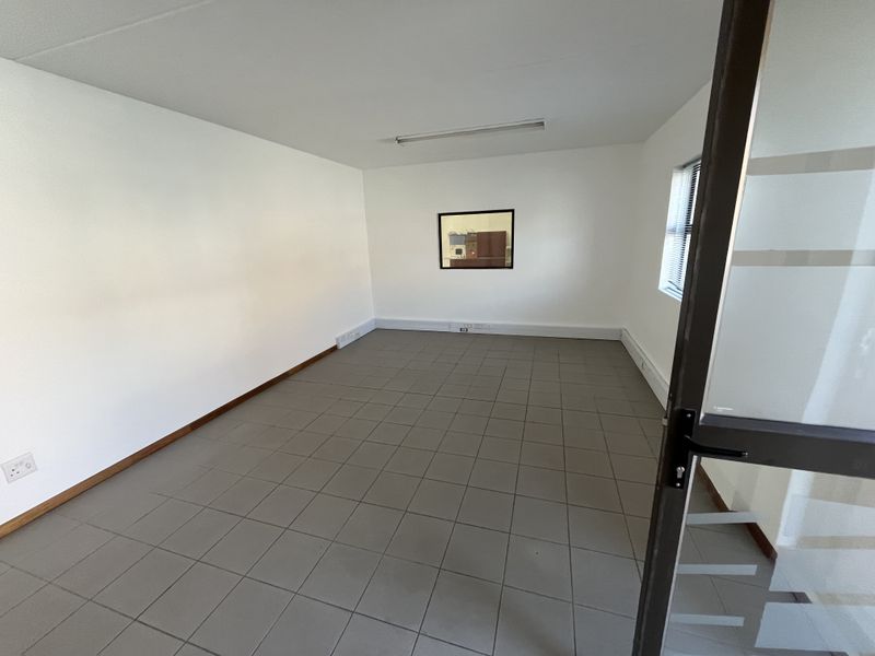 Secure Warehouse Unit in Bolt Park – Prime Montague Gardens - Photo 6