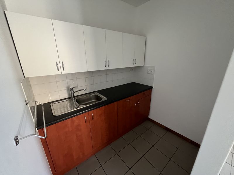 Secure Warehouse Unit in Bolt Park – Prime Montague Gardens - Photo 8