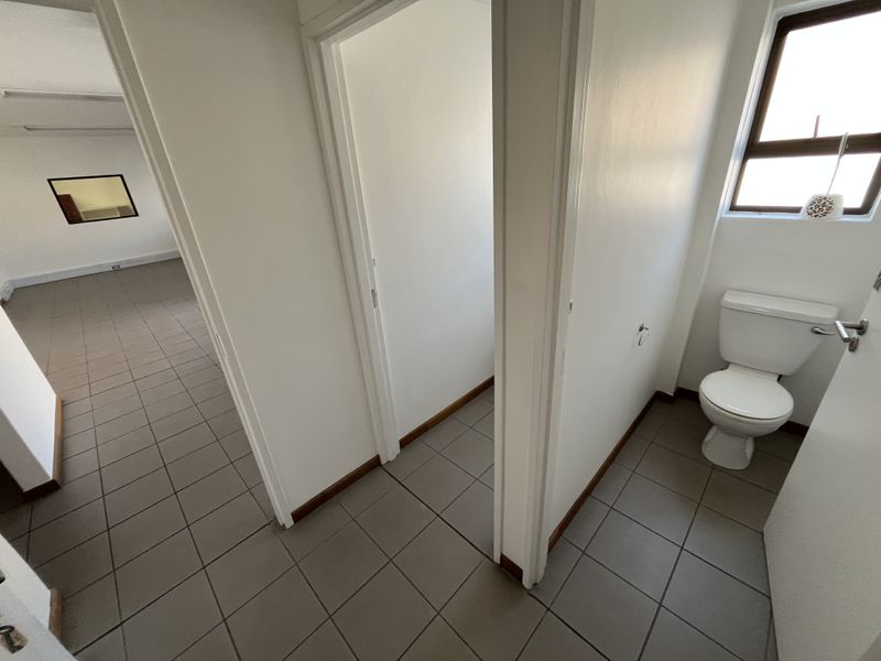 Secure Warehouse Unit in Bolt Park – Prime Montague Gardens - Photo 10