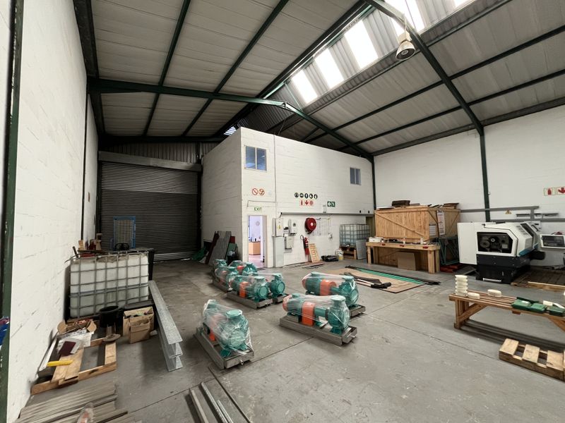 395 squares Warehouse in Killarney Gardens. - Photo 6