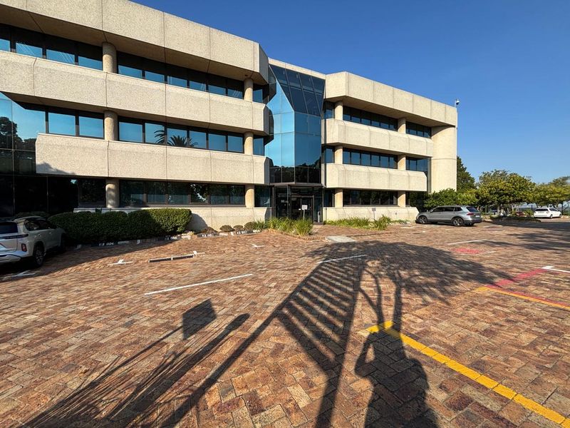 PARC DU CAP – PREMIUM OFFICE SPACE TO LET - Photo 2