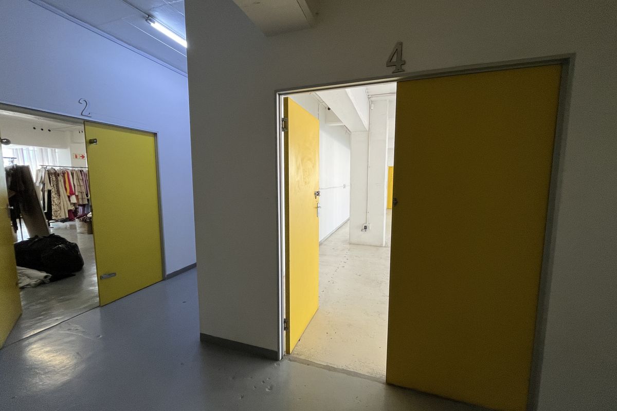 Bright Creative Space with Table Mountain View’s, Woodstock. - Photo 3