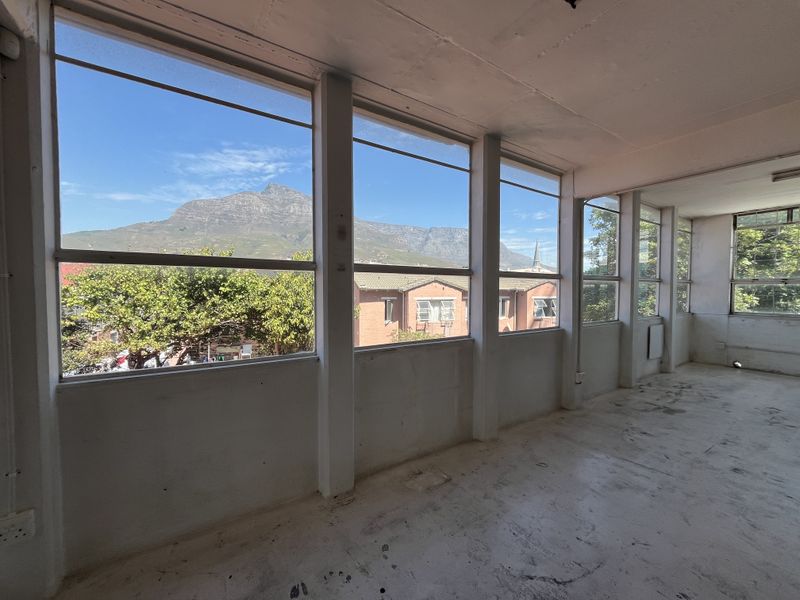 Bright Creative Space with Table Mountain View’s, Woodstock. - Photo 9