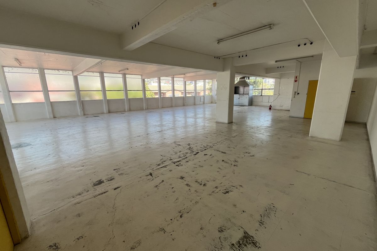 Bright Creative Space with Table Mountain View’s, Woodstock. - Photo 2