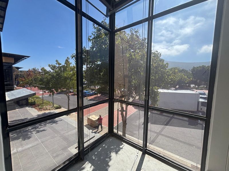 346 m2 First Floor Office with Views – Plattekloof Office Park - Photo 10