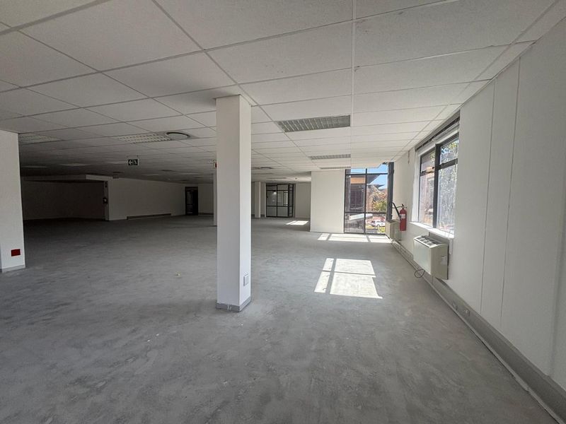 346 m2 First Floor Office with Views – Plattekloof Office Park - Photo 8