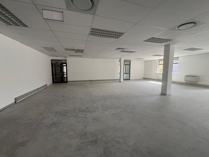346 m2 First Floor Office with Views – Plattekloof Office Park - Photo 3