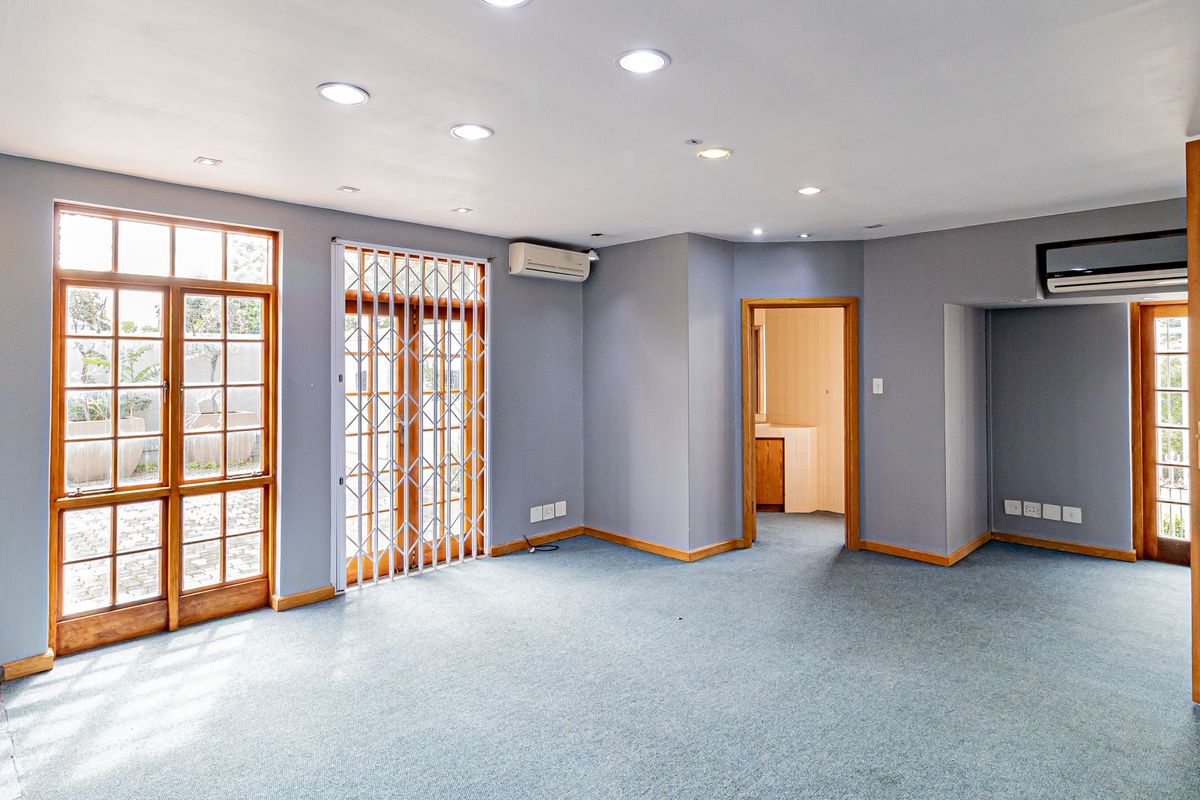 Freehold Freestanding Offices Available To Purchase Or Rent. - Photo 5