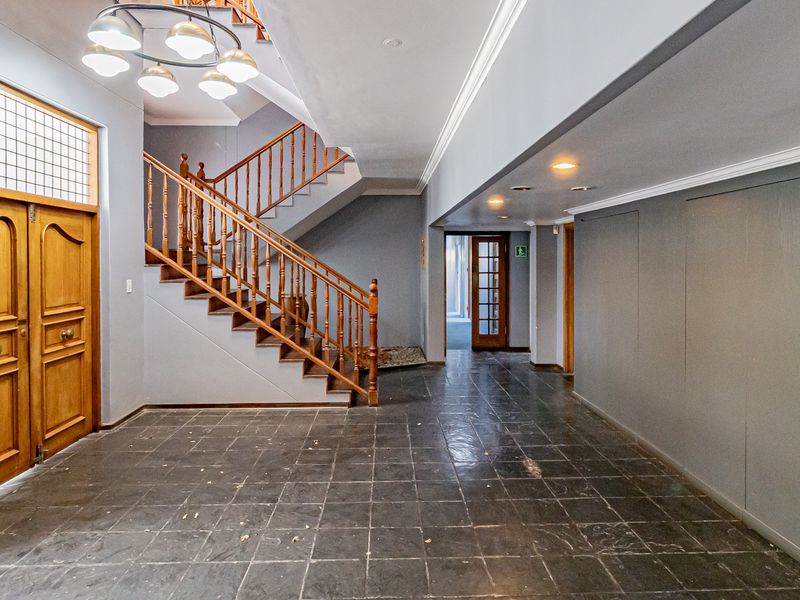 Freehold Freestanding Offices Available To Purchase Or Rent. - Photo 4