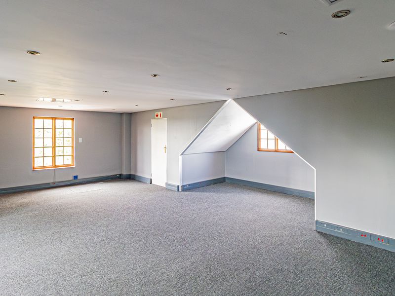 Freehold Freestanding Offices Available To Purchase Or Rent. - Photo 8