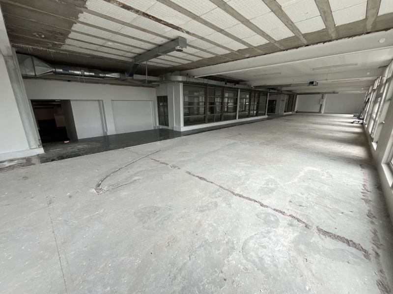 Expansive Light-Filled Office. Versatile Workspace at Upper Eastside, Woodstock. - Photo 7