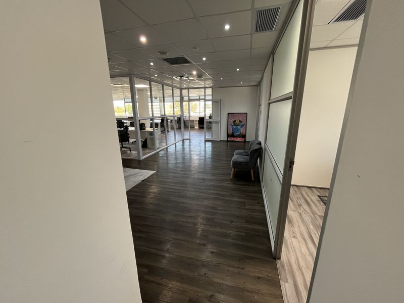 Premium 3rd Floor Office with Wrap-Around Balcony & Iconic Views. 200 On Main, Claremont. - Photo 7