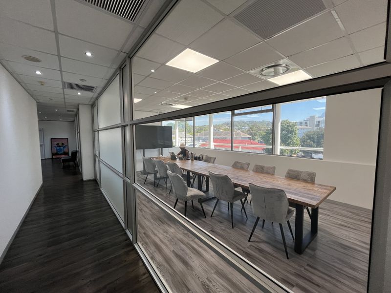 Premium 3rd Floor Office with Wrap-Around Balcony & Iconic Views. 200 On Main, Claremont. - Photo 6