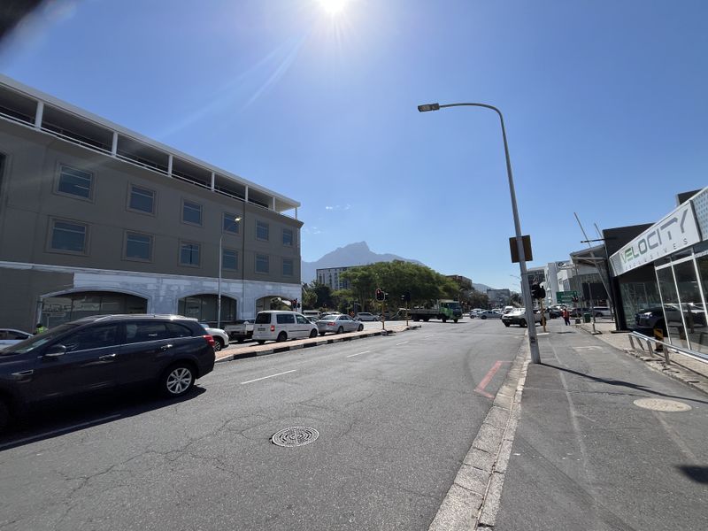 Premium 3rd Floor Office with Wrap-Around Balcony & Iconic Views. 200 On Main, Claremont. - Photo 4