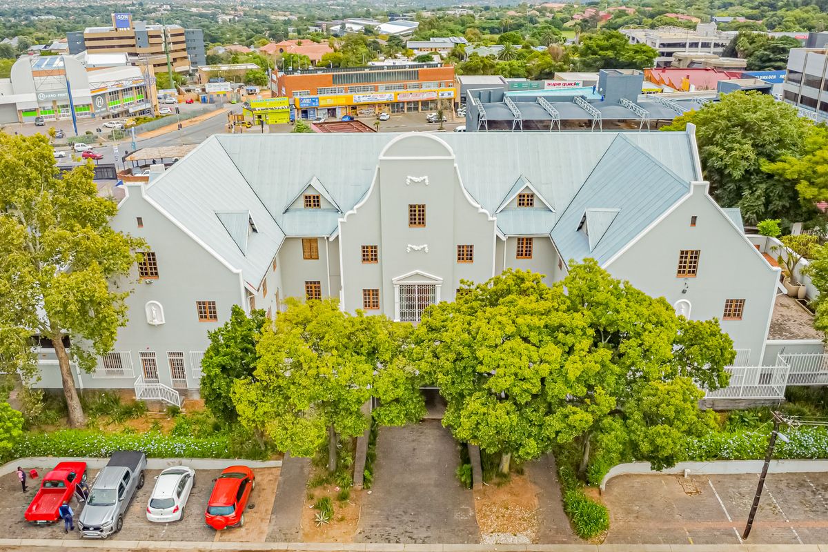 Freestanding Freehold Workspace To Let / For Sale. - Photo 2