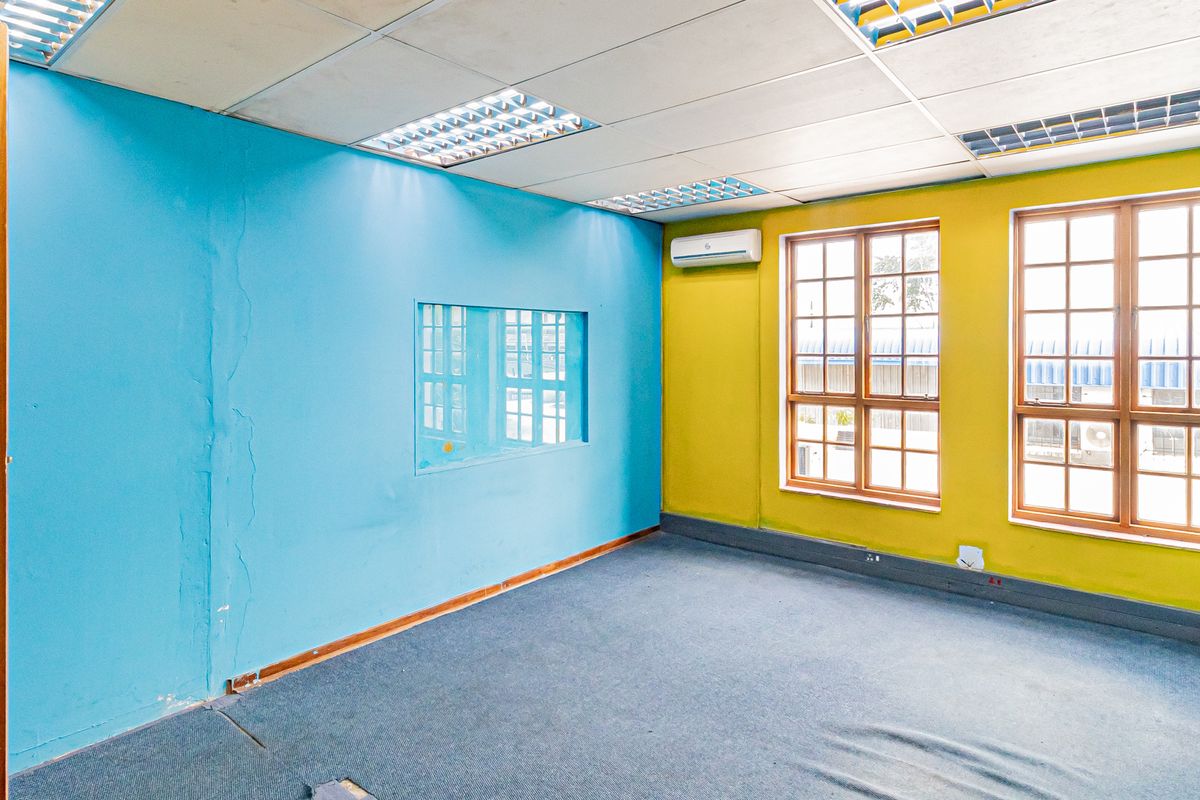 Freestanding Freehold Workspace To Let / For Sale. - Photo 5