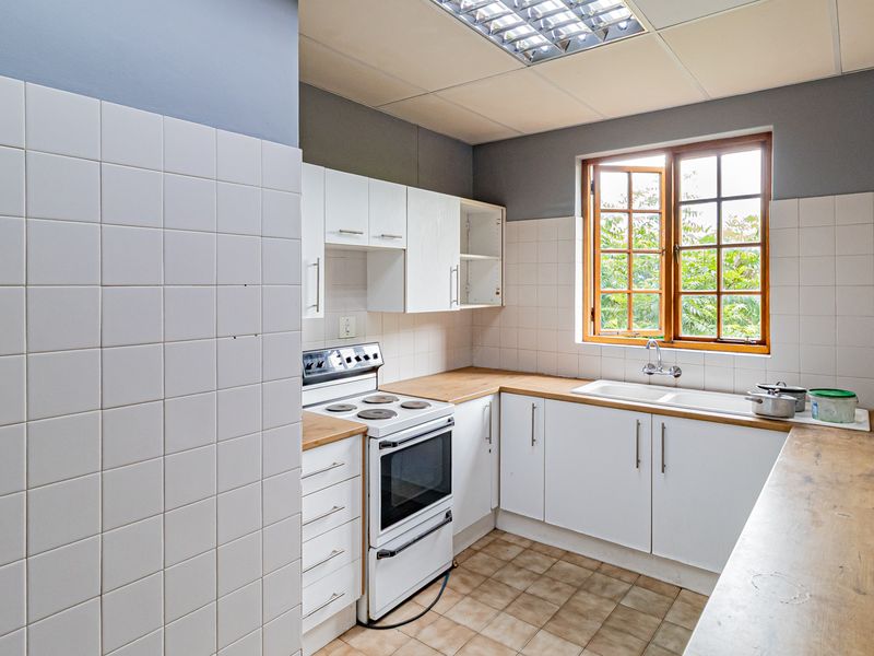 Freestanding Freehold Workspace To Let / For Sale. - Photo 9