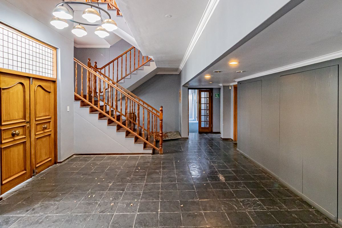 Freestanding Freehold Workspace To Let / For Sale. - Photo 4