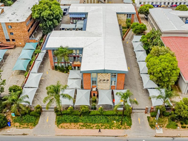 Freestanding Freehold Well Maintained Building For Sale / To Let. - Photo 2