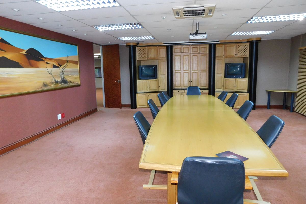 Rarely Found Versatile Commercial Property For The Larger Business. - Photo 5