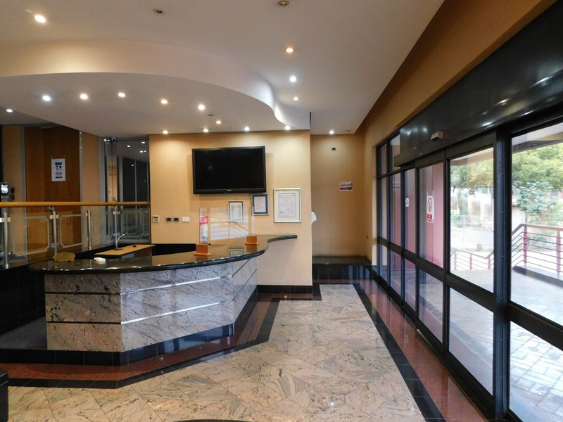 Rarely Found Versatile Commercial Property For The Larger Business. - Photo 2