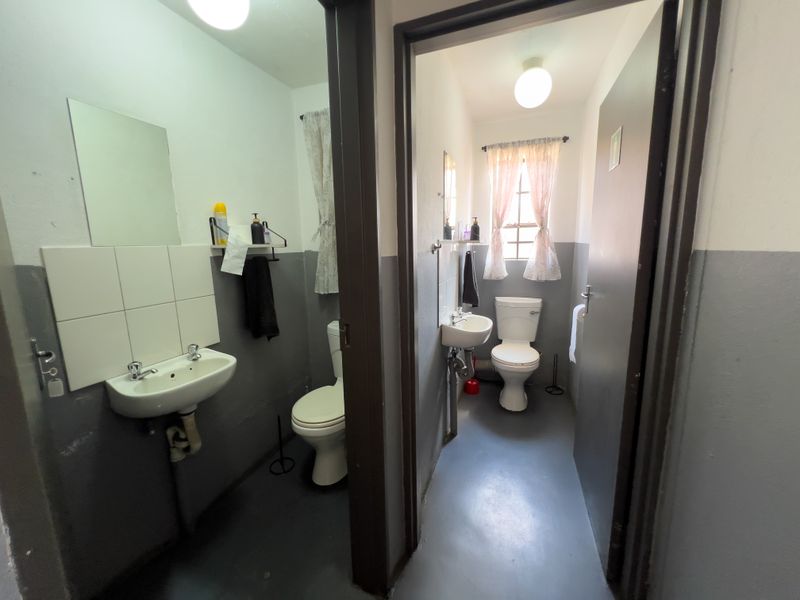 285 SQ.M OFFICE AND WAREHOUSE TO LET - Photo 9